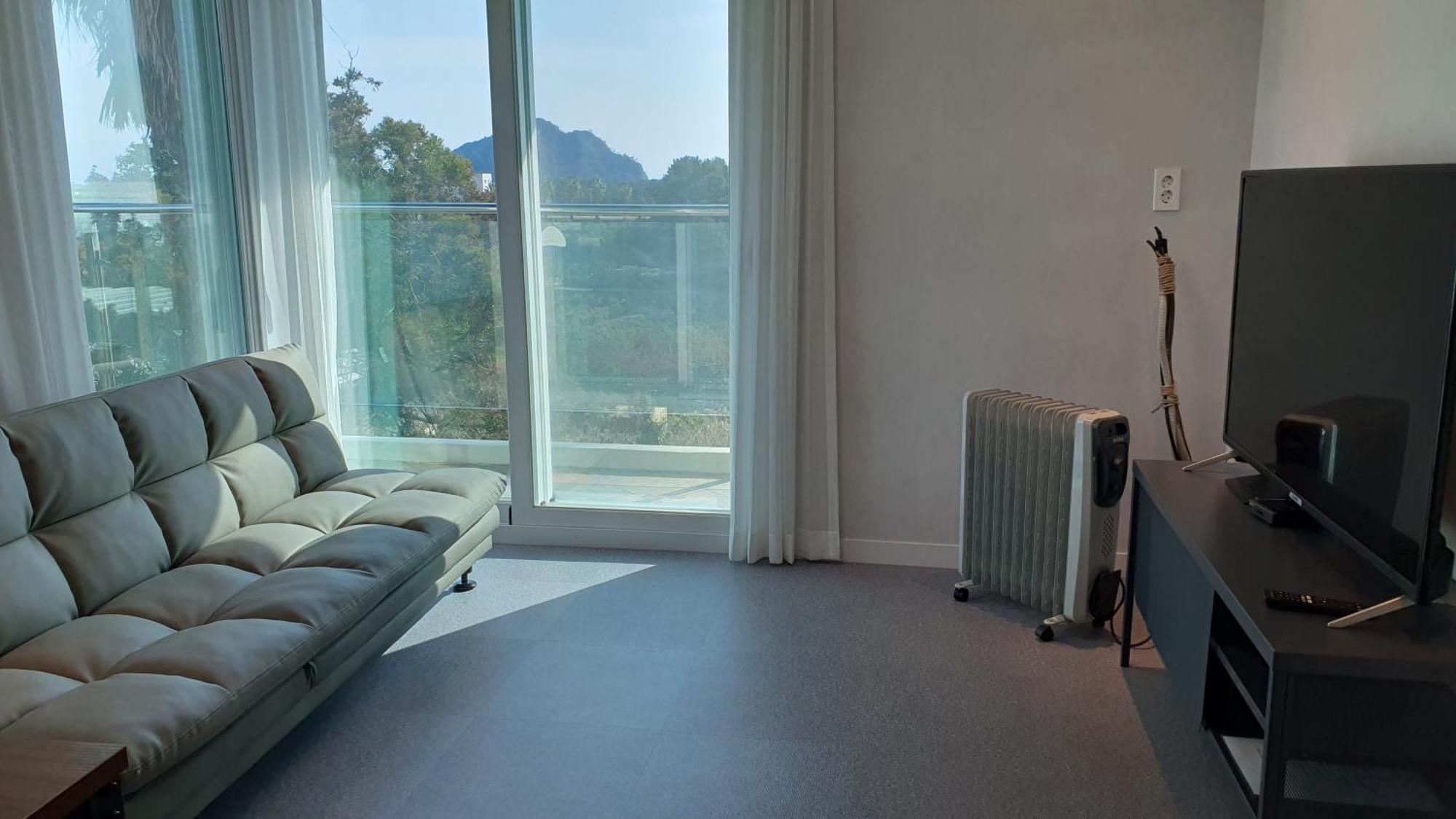 Beewool Chaewool Pension Seogwipo Ruang foto