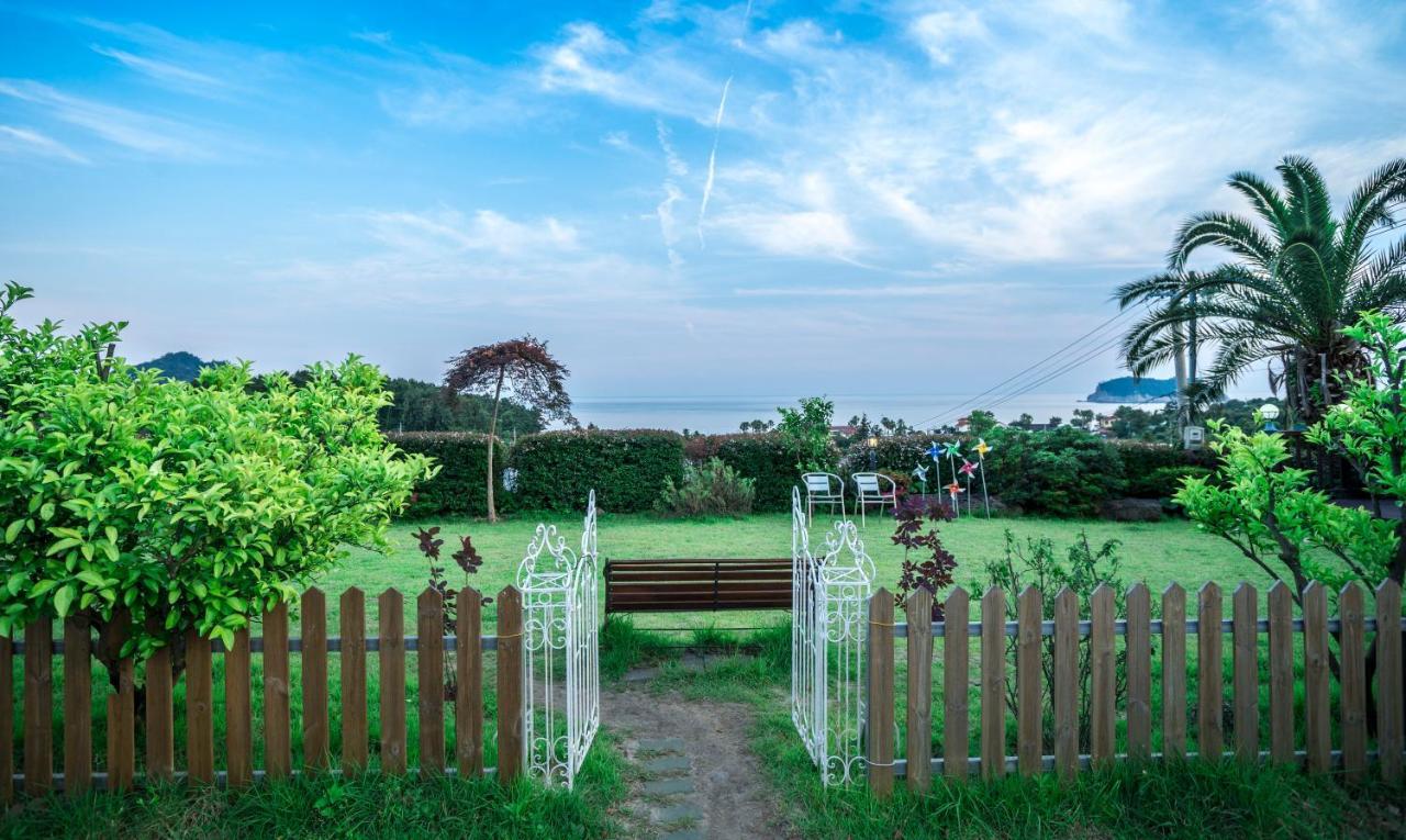 Beewool Chaewool Pension Seogwipo Bagian luar foto